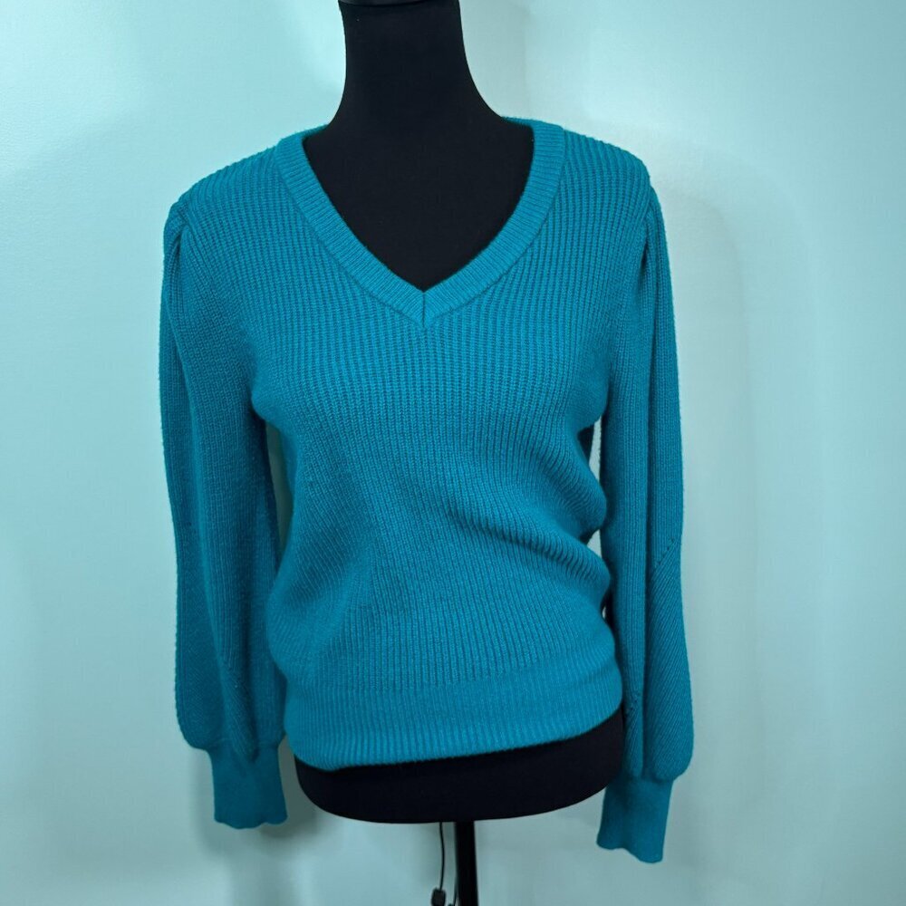 Liz Claiborne Teal V-Neck Sweater Medium               Lot O